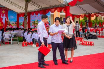 كيف يمكننا العمل معًا لجعل المدارس العامة أماكن مثالية للتعليم والتعلم؟